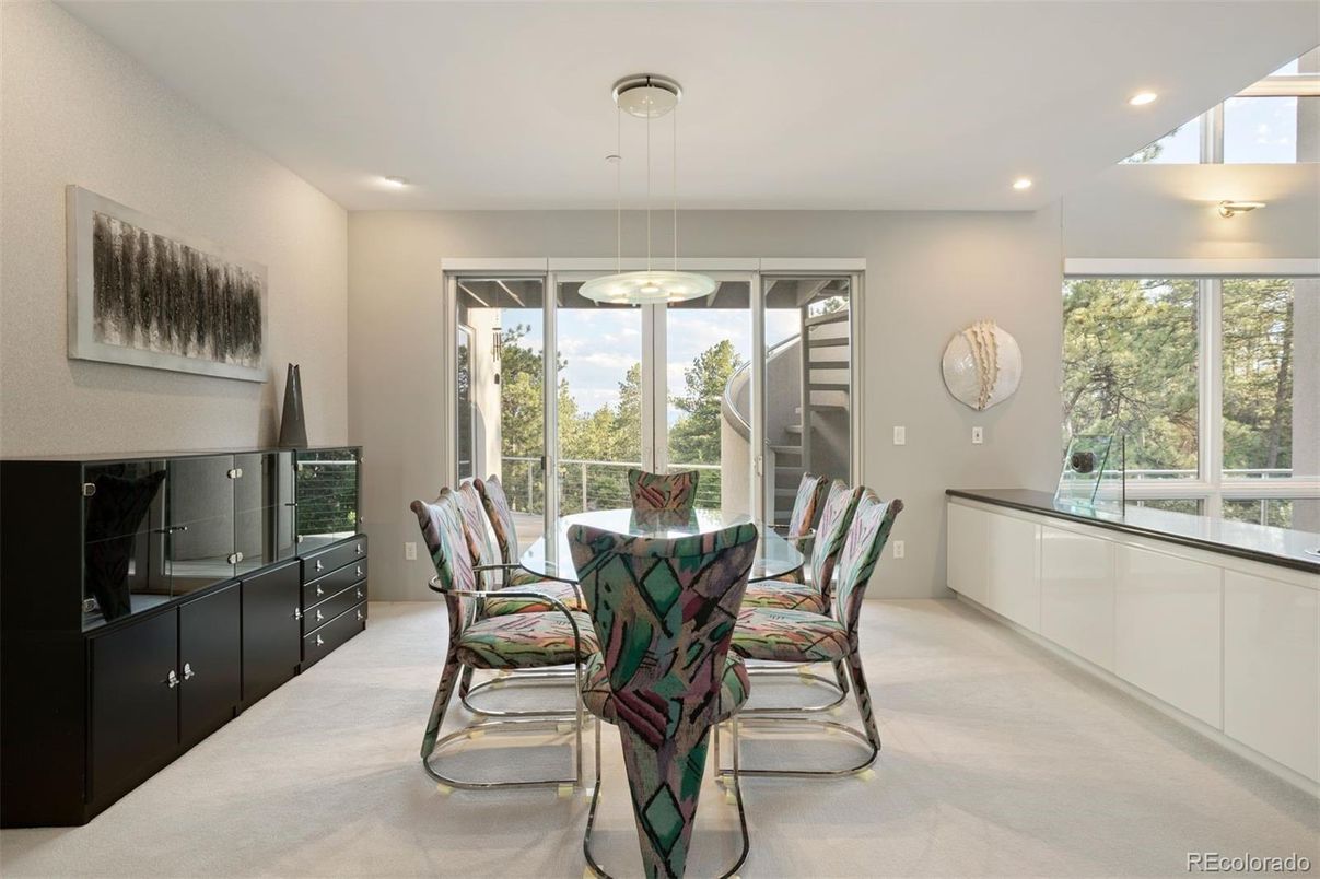 Dining room, Interior, Pendant Lights, Recessed Lighting