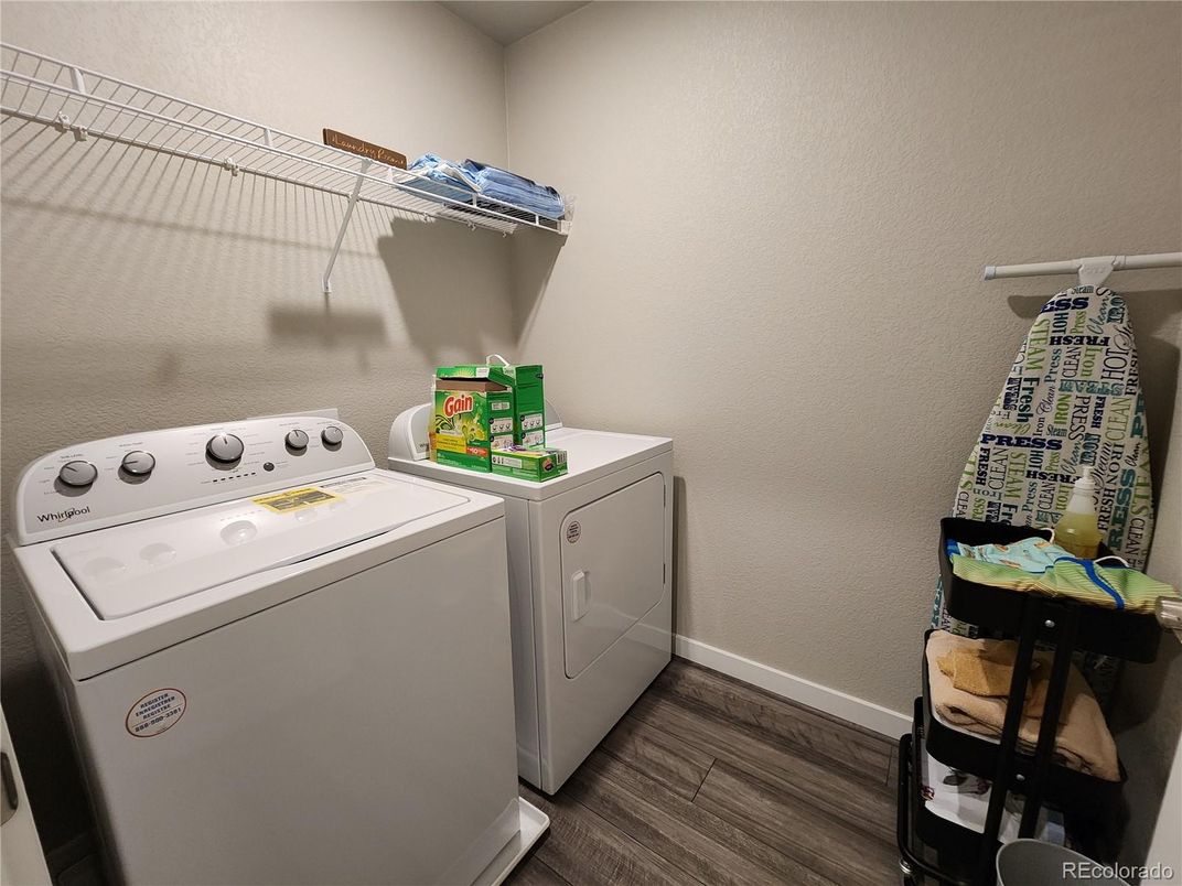 Interior, Washer, Wood Texture Flooring