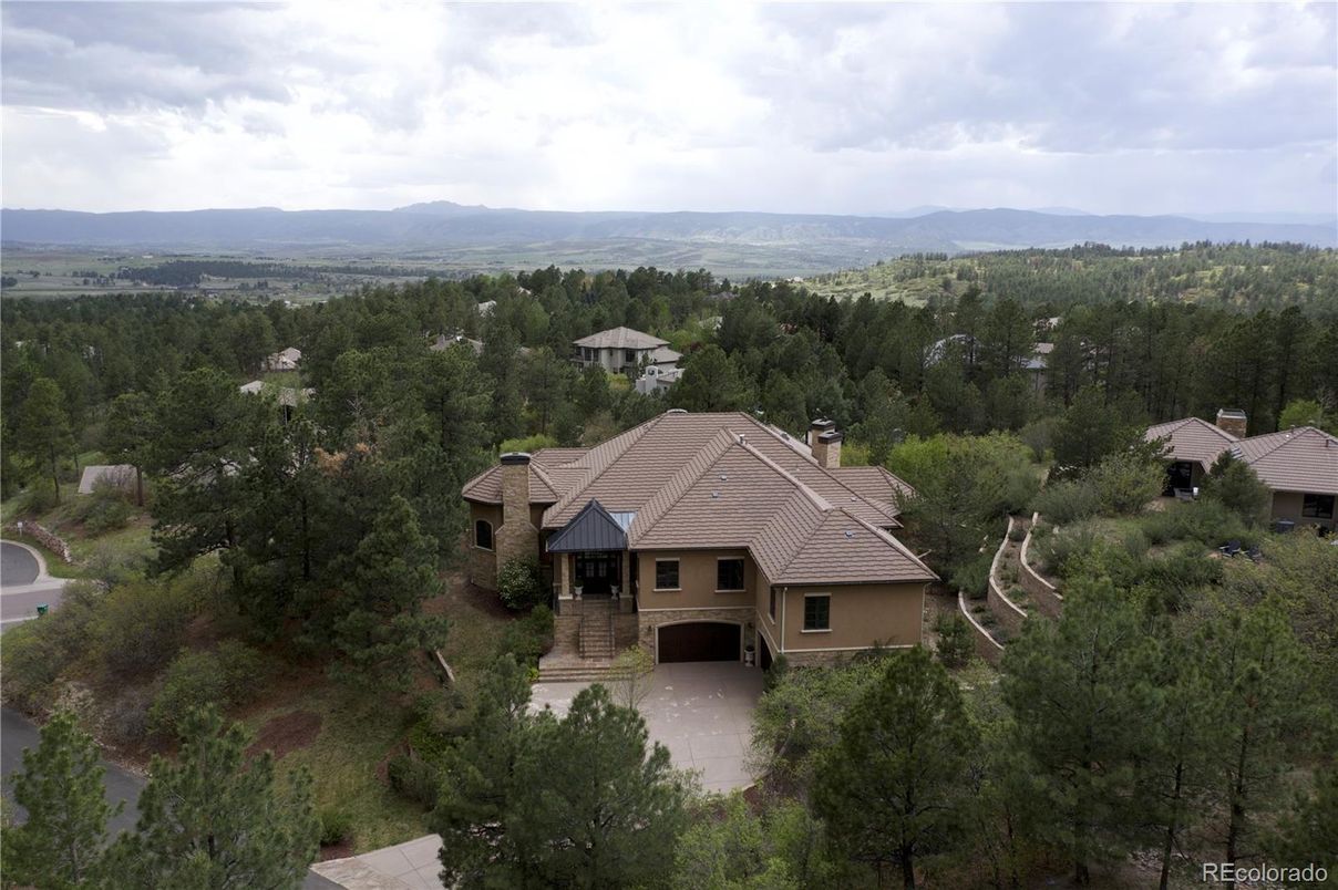 Exterior, Drone