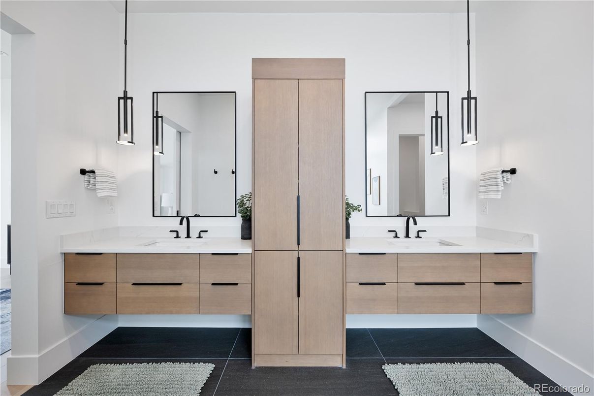 Bathroom, Dual Sink Vanities, Interior, Pendant Lights
