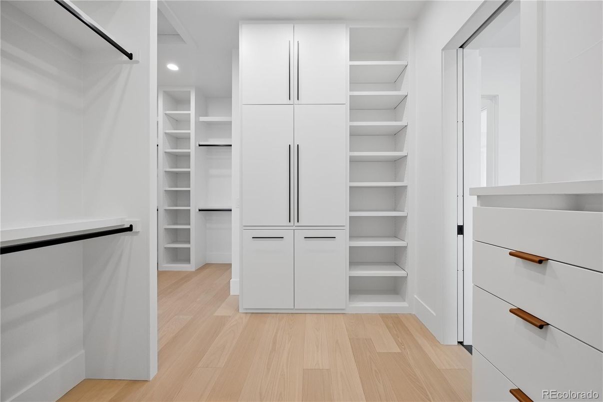 Interior, Recessed Lighting, Walk-in Closets, Wood Texture Flooring