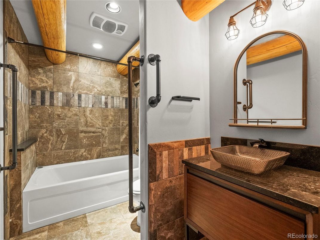 Bathroom, Interior, Recessed Lighting