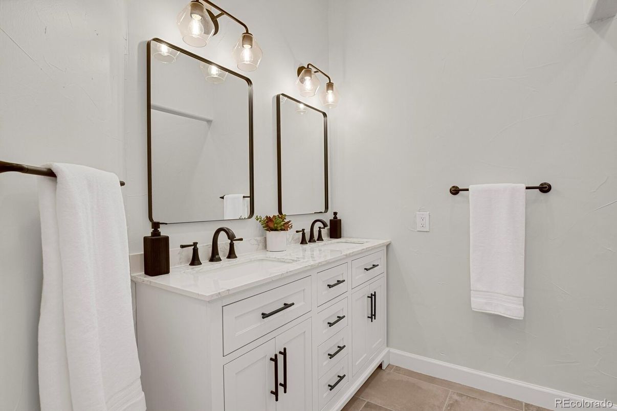Bathroom, Dual Sink Vanities, Interior