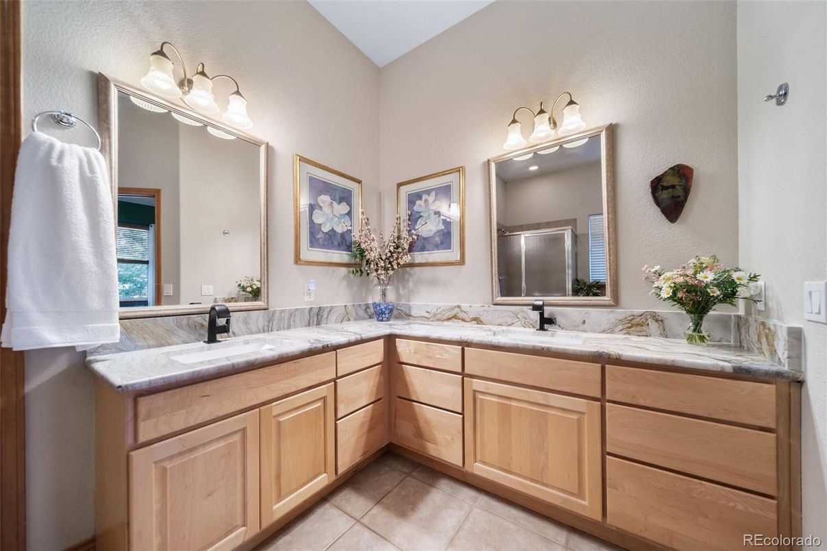 Bathroom, Dual Sink Vanities, Interior