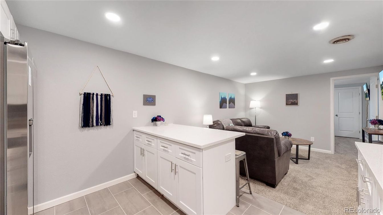 Interior, Kitchen, Living room, Recessed Lighting, Stainless Steel Appliances