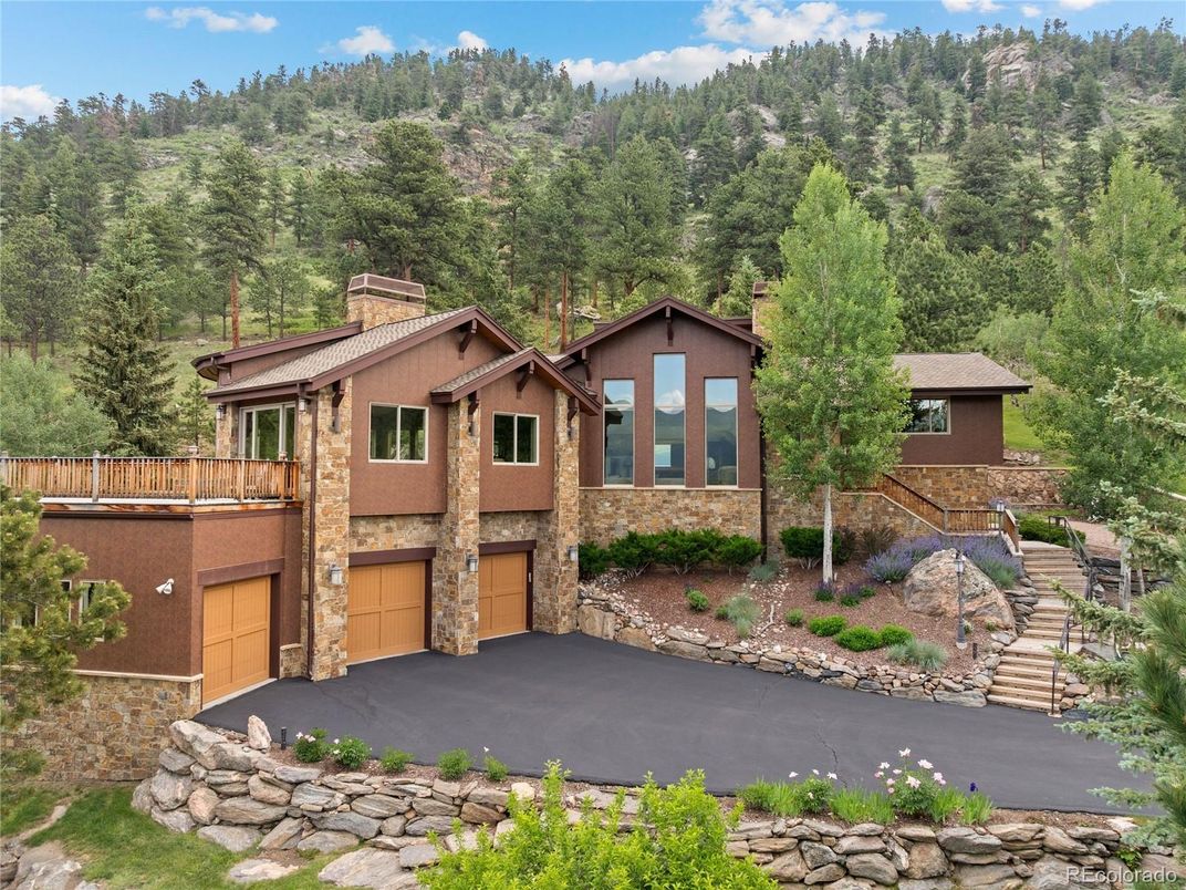 Attached, Exterior, Facade, Raised Ranch