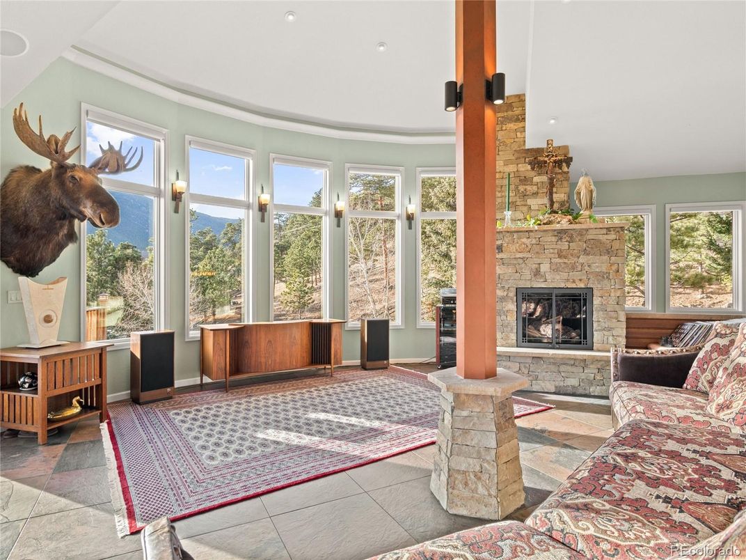 Fireplace, Interior, Recessed Lighting