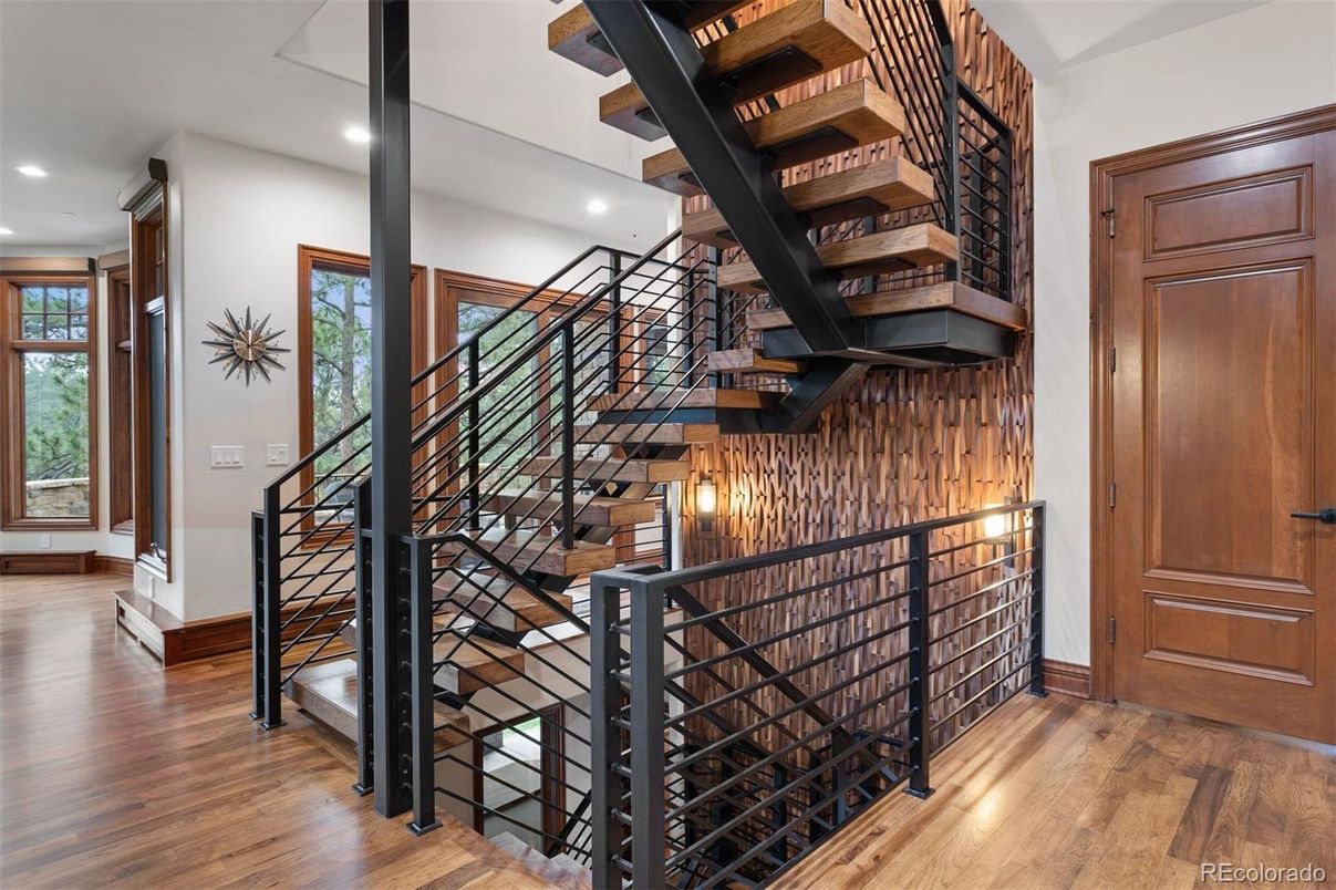 Interior, Recessed Lighting, Wood Texture Flooring