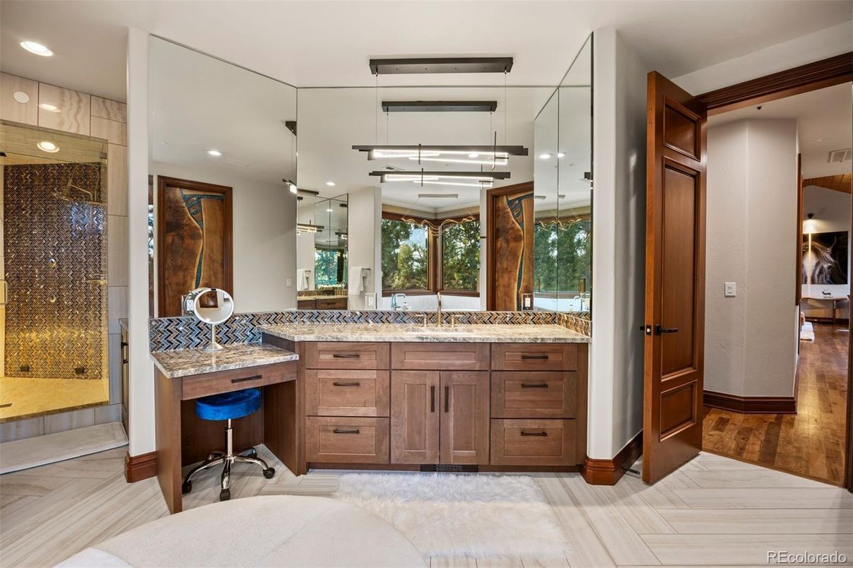 Bathroom, Interior, Recessed Lighting, Wood Texture Flooring