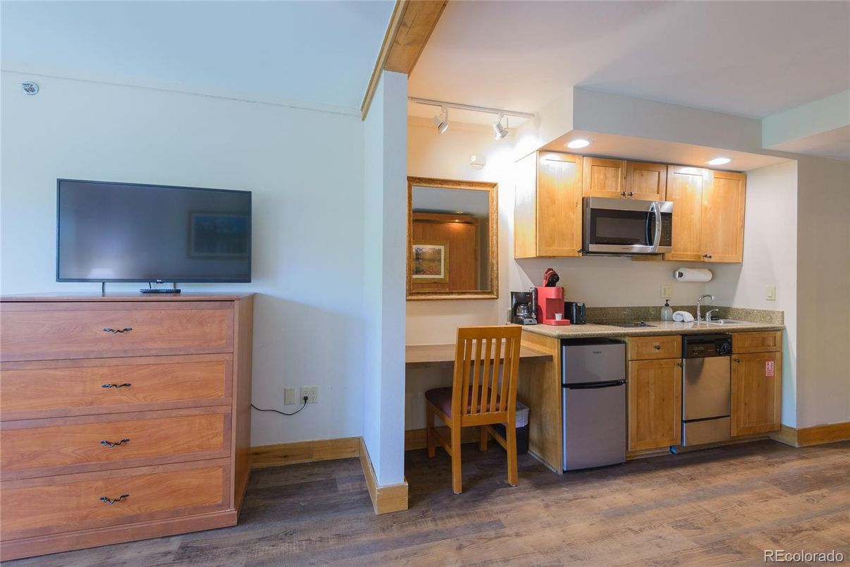 Interior, Kitchen, Recessed Lighting, Wood Texture Flooring
