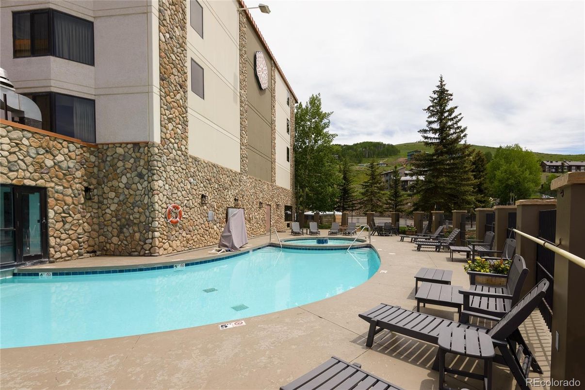 Exterior, Pool