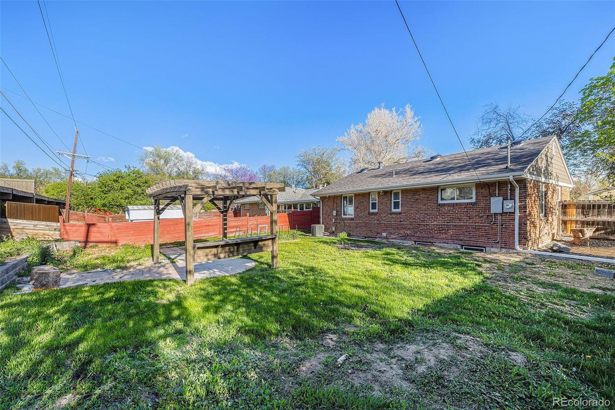 Backyard, Exterior