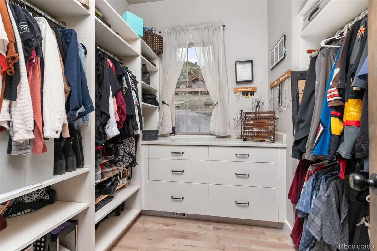 Interior, Walk-in Closets, Wood Texture Flooring