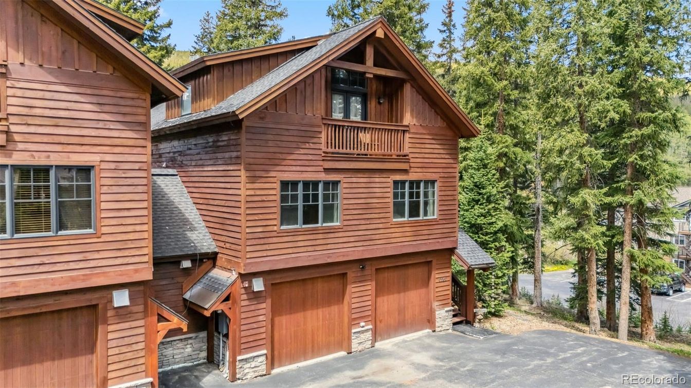 Attached, Exterior, Facade, Log Home