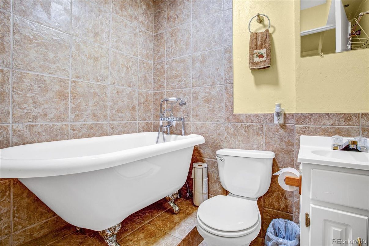 Bathroom, Free Standing Baths, Interior