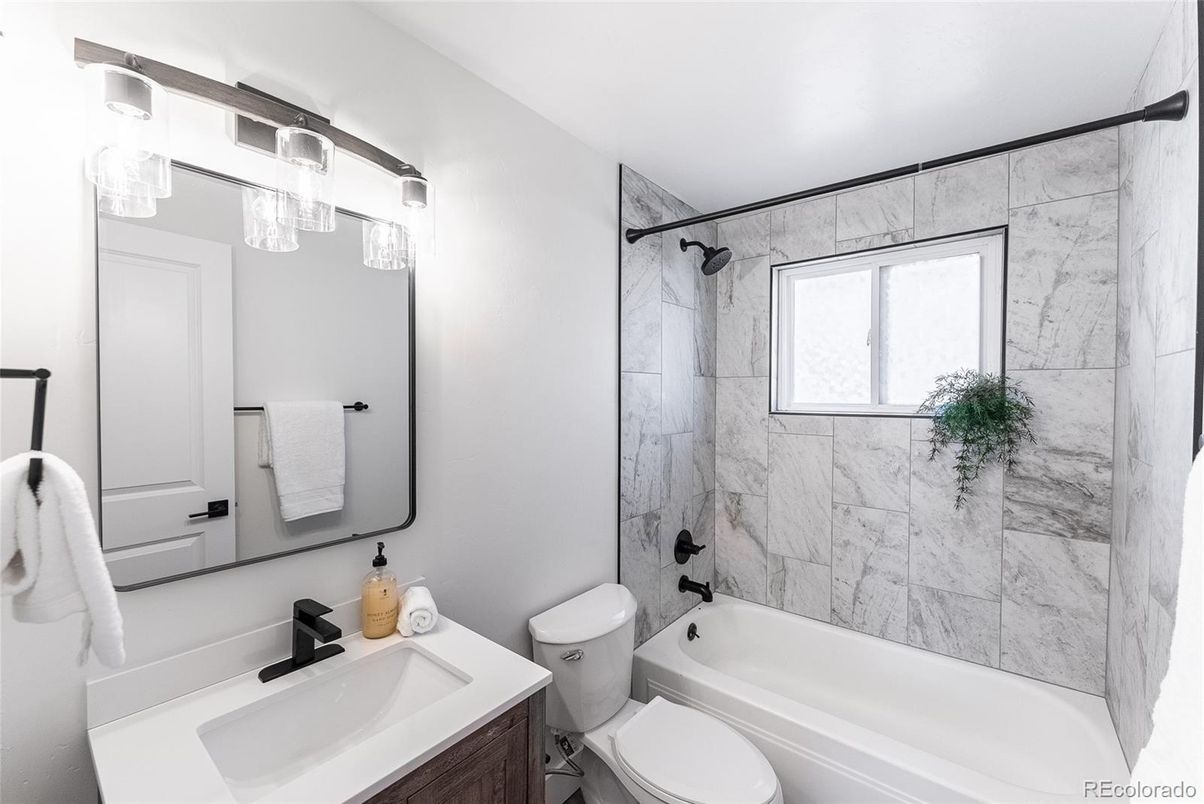 Bathroom, Interior, Marble Walls