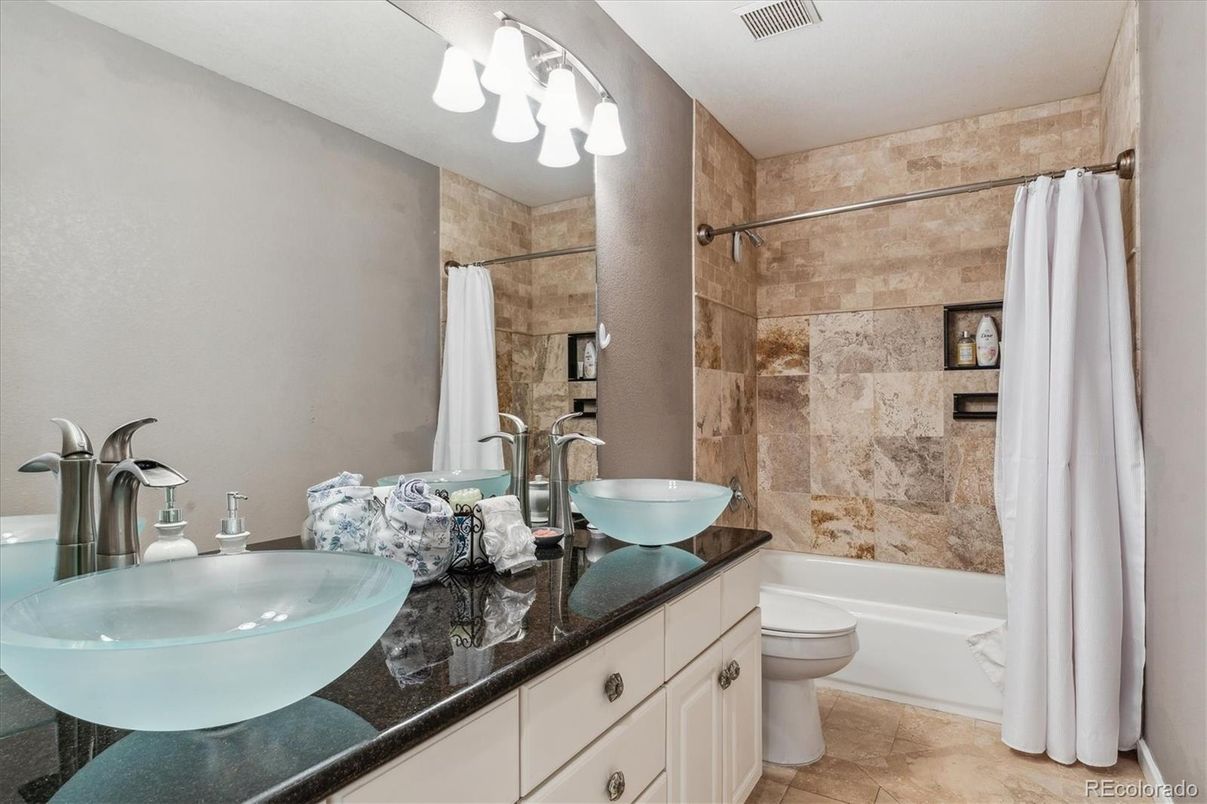 Bathroom, Dual Sink Vanities, Interior