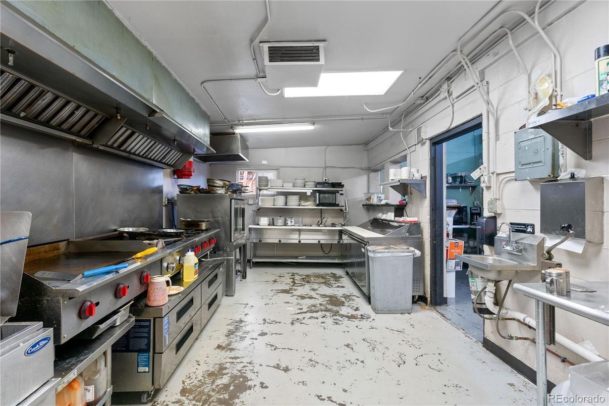 Interior, Washer