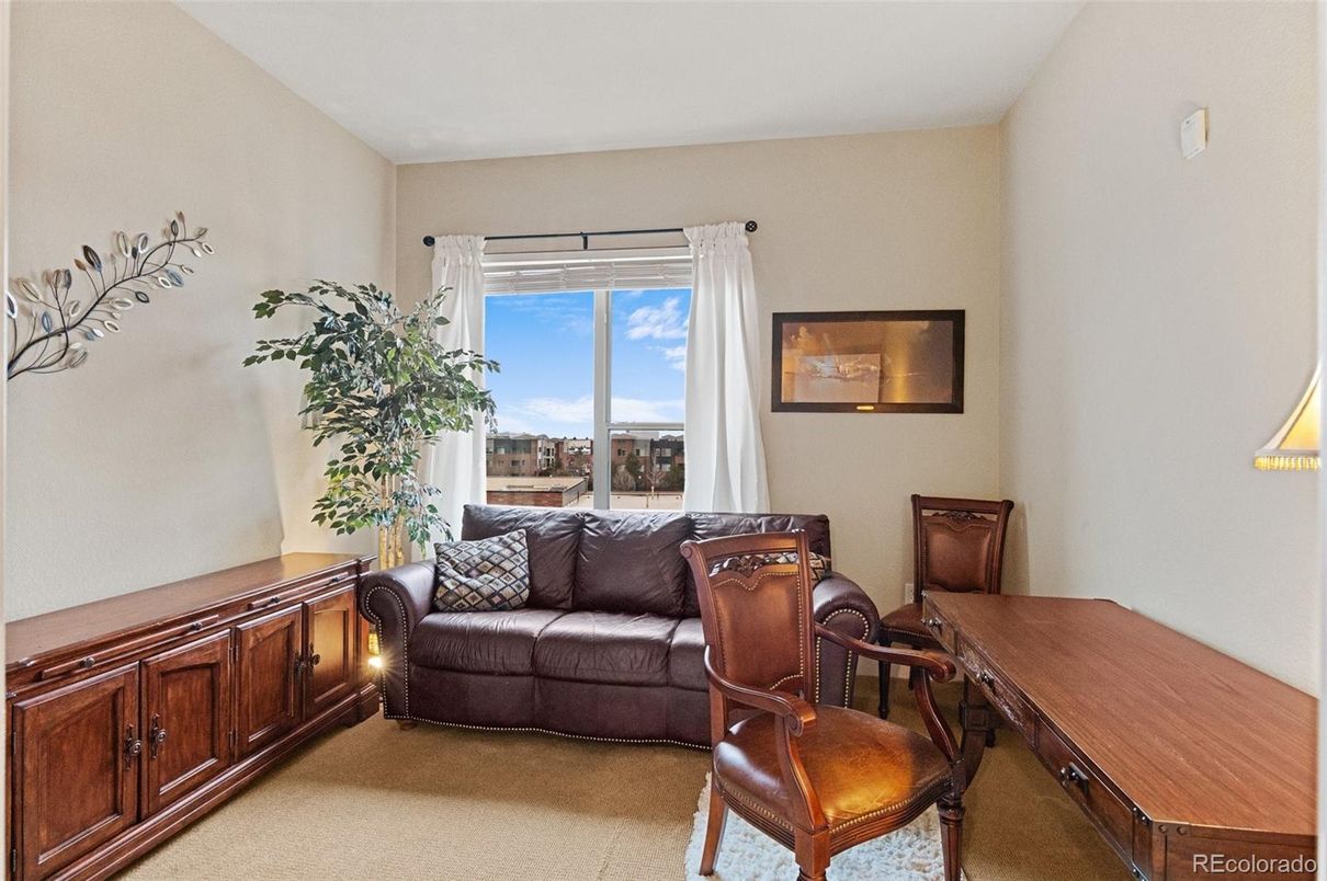 Home Office, Interior
