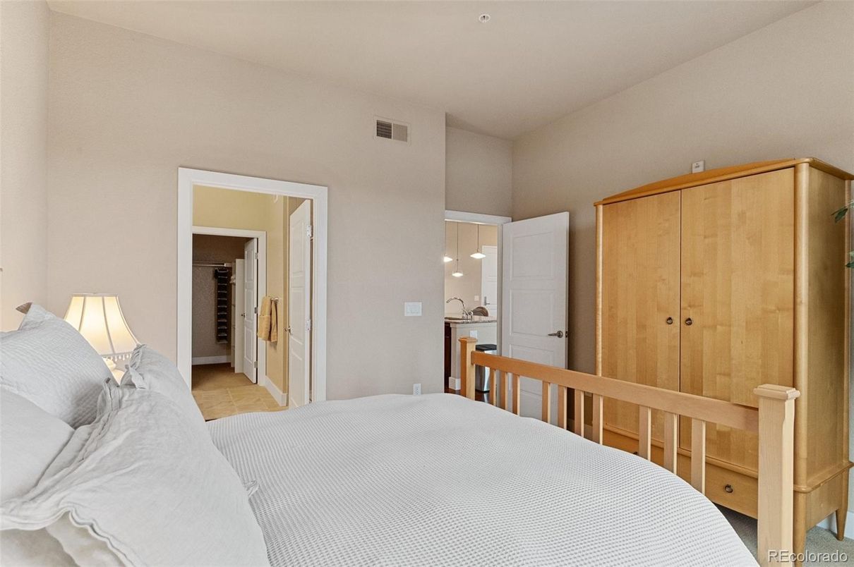 Bedroom, Interior, Pendant Lights
