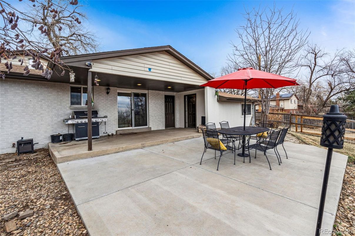 Backyard, Exterior