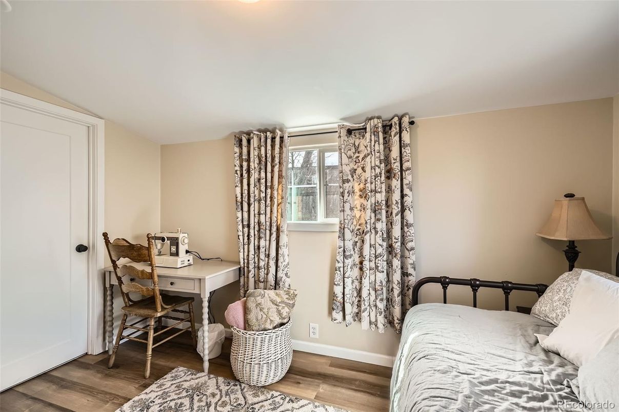 Bedroom, Home Office, Interior, Wood Texture Flooring
