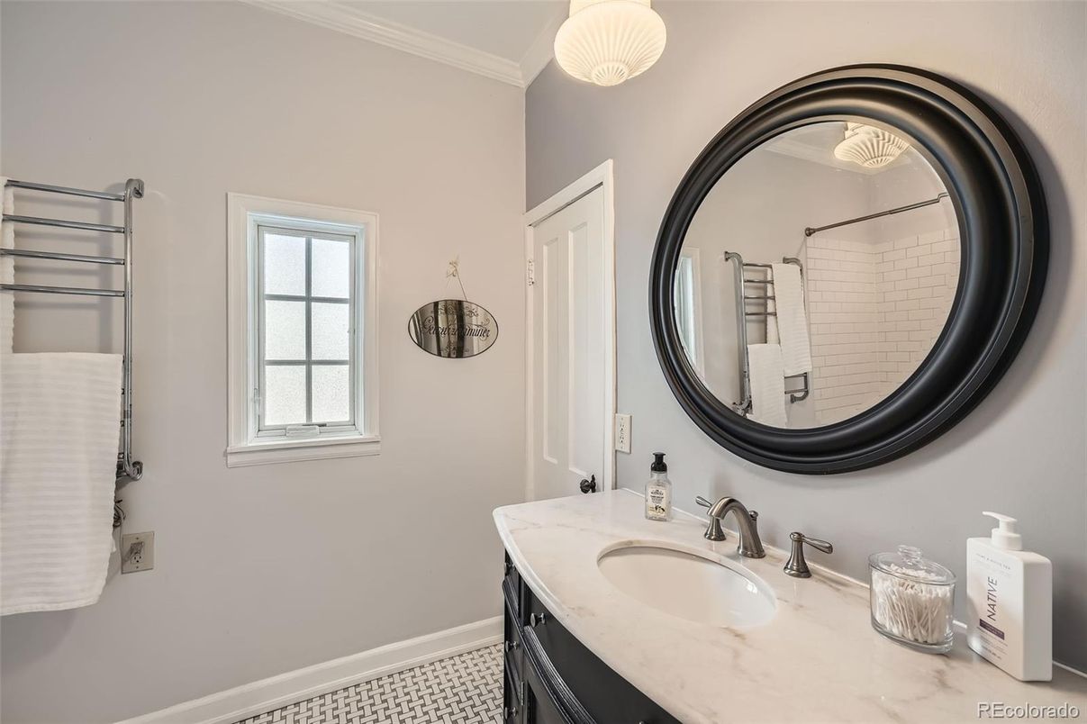 Bathroom, Interior, Pendant Lights