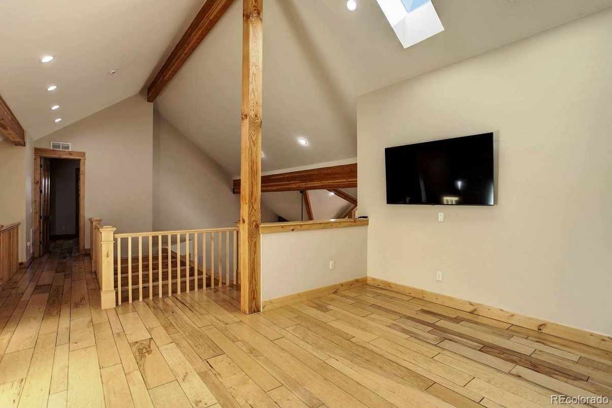 Empty room, Interior, Recessed Lighting, Wooden Beams, Wood Texture Flooring