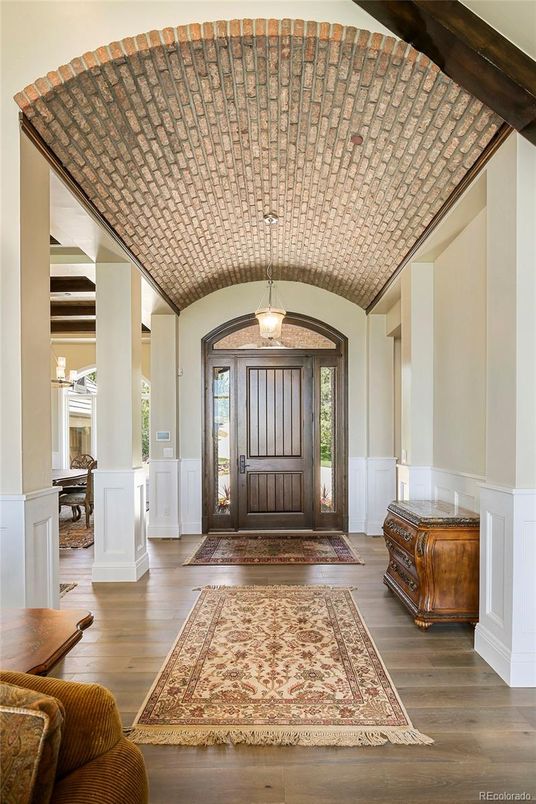 Interior, Pendant Lights, Wood Texture Flooring