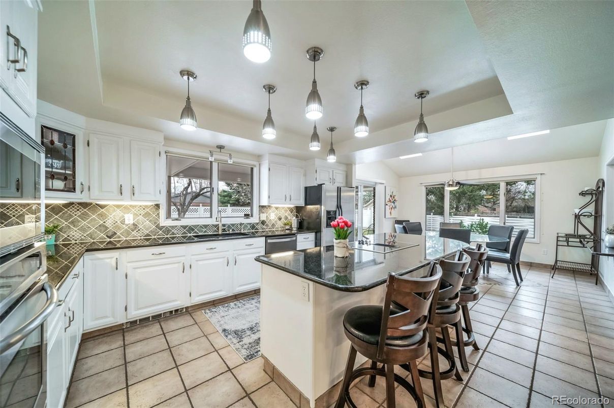 Dining room, Interior, Kitchen, Pendant Lights, Stainless Steel Appliances