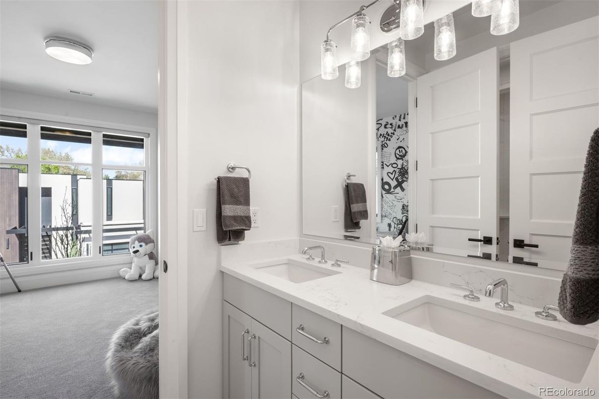 Bathroom, Dual Sink Vanities, Interior