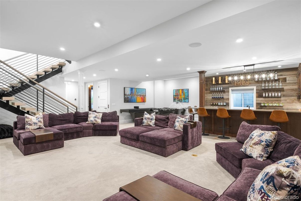 Interior, Living room, Pendant Lights, Recessed Lighting