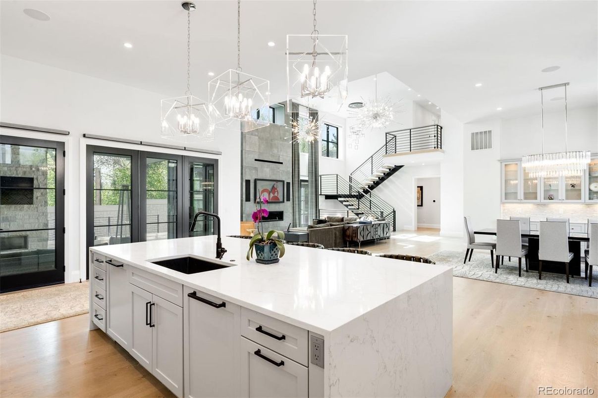 Chandelier, Dining room, Interior, Kitchen, Pendant Lights, Recessed Lighting, Wood Texture Flooring