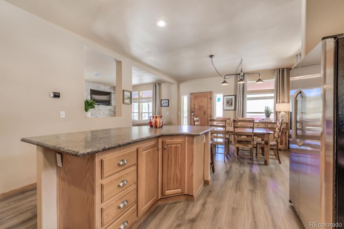 Dining room, Interior, Kitchen, Pendant Lights, Recessed Lighting, Wood Texture Flooring