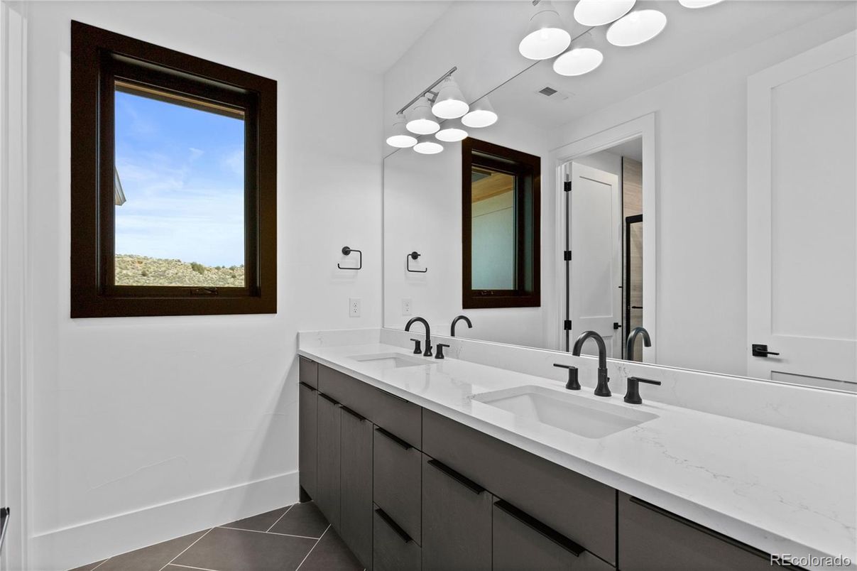 Bathroom, Dual Sink Vanities, Interior