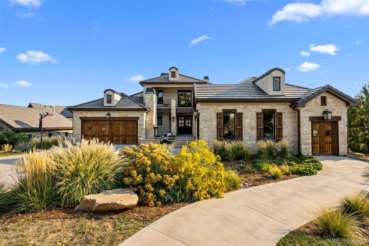 Attached, Exterior, Facade, French Provincial