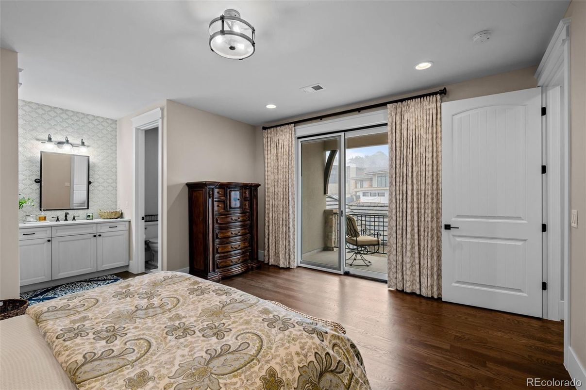 Bathroom, Bedroom, Interior, Recessed Lighting, Wood Texture Flooring