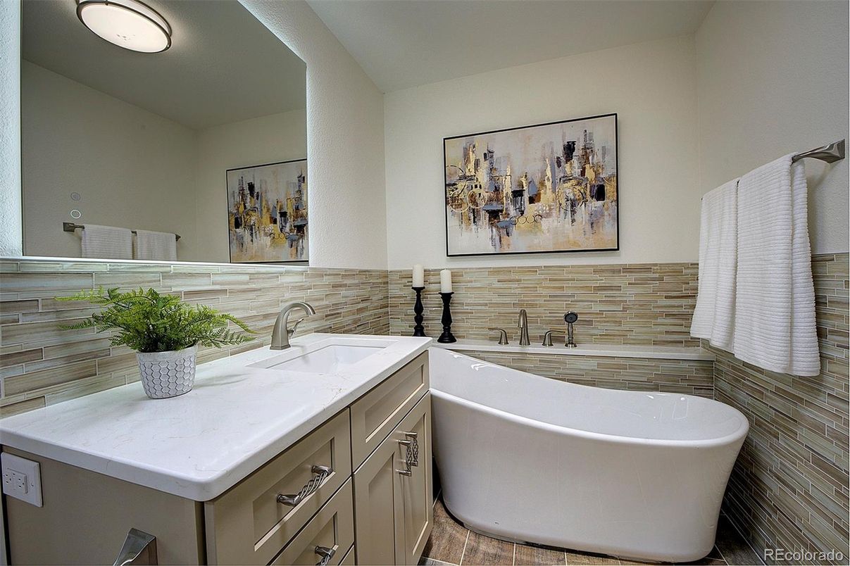 Bathroom, Free Standing Baths, Interior