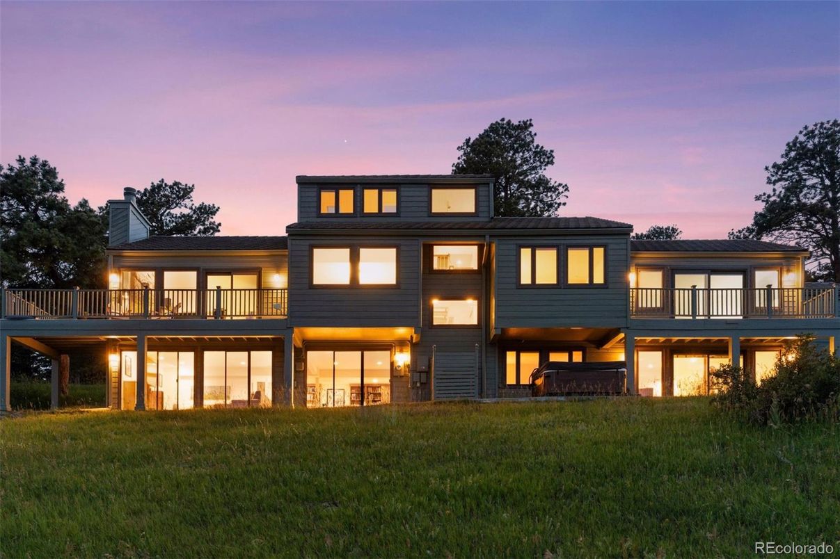 Backyard, Exterior, Facade, Modern