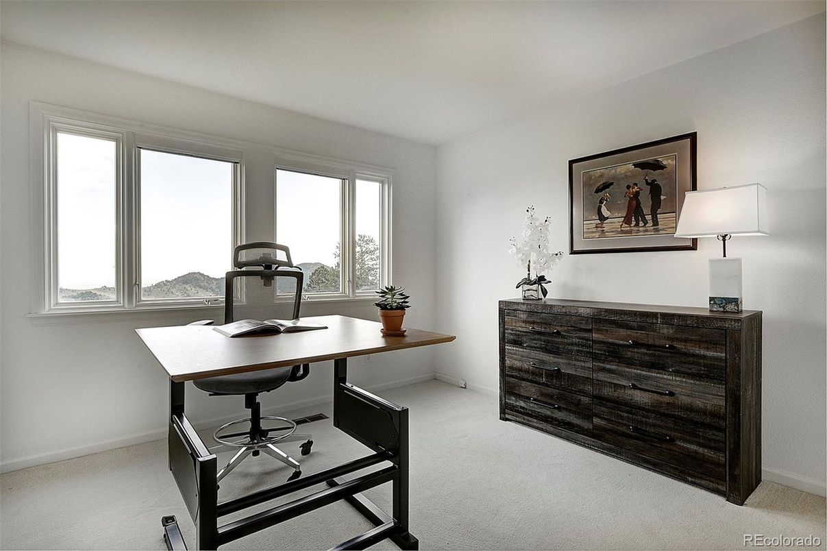 Home Office, Interior