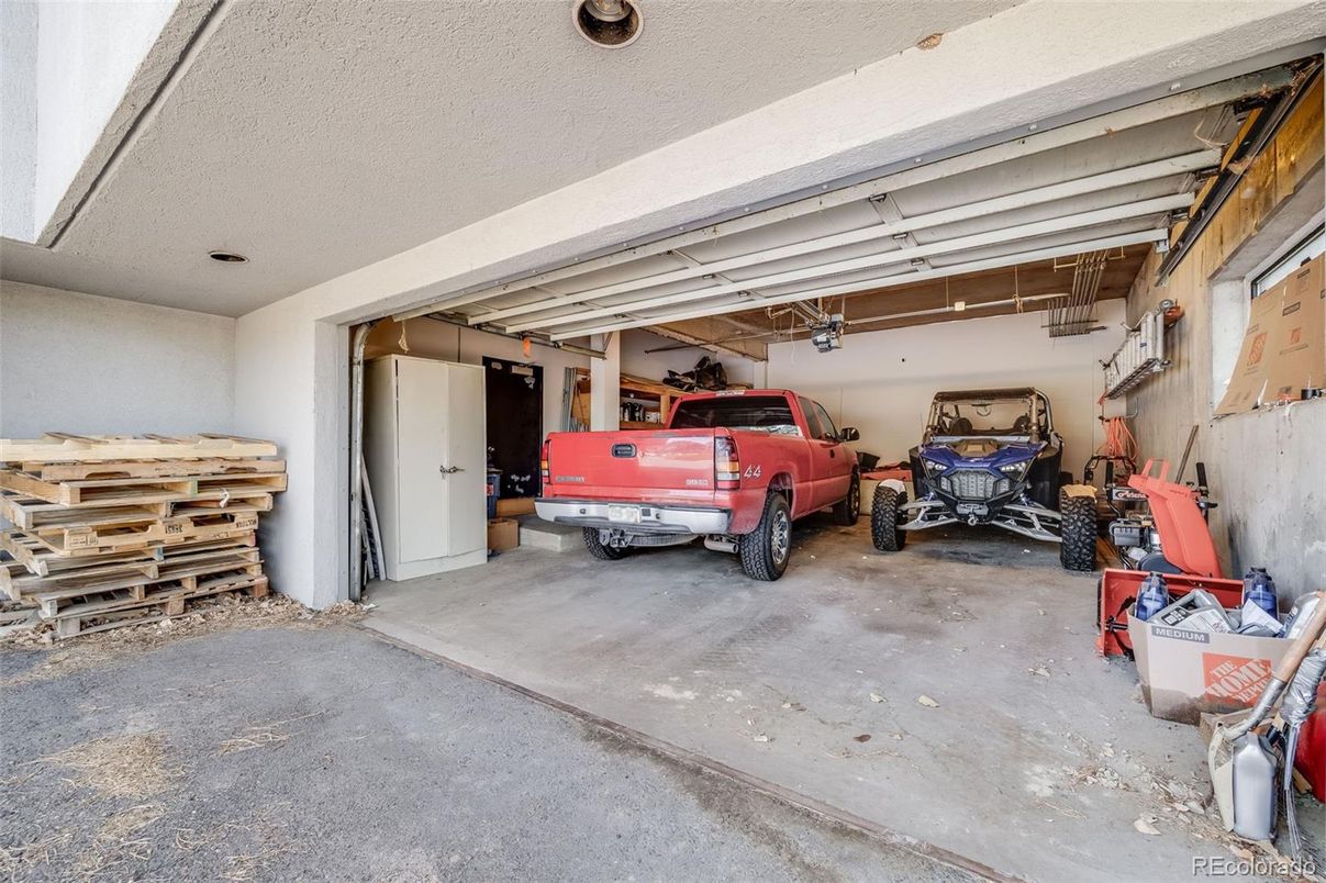 Garage, Interior