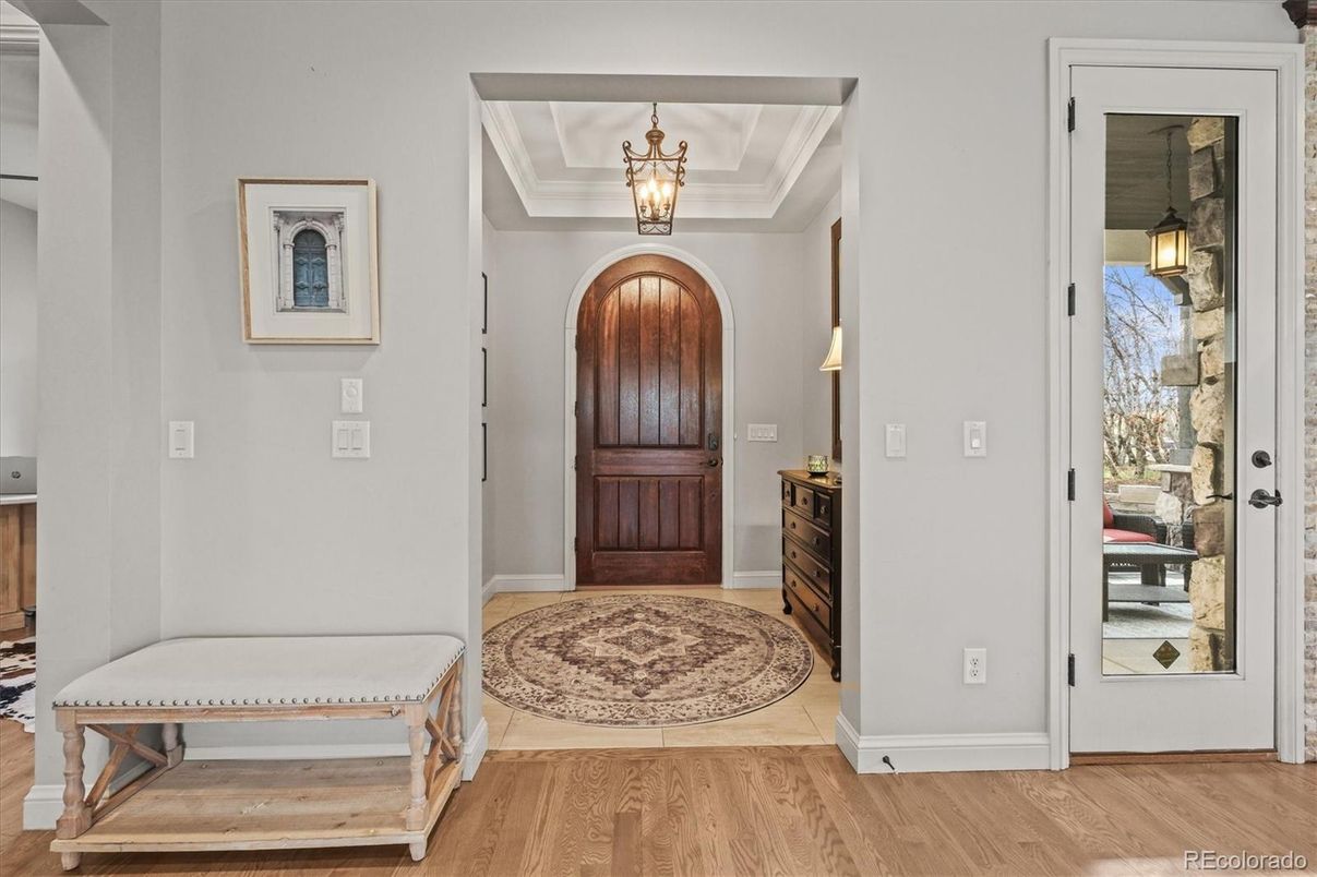 Interior, Pendant Lights, Wood Texture Flooring