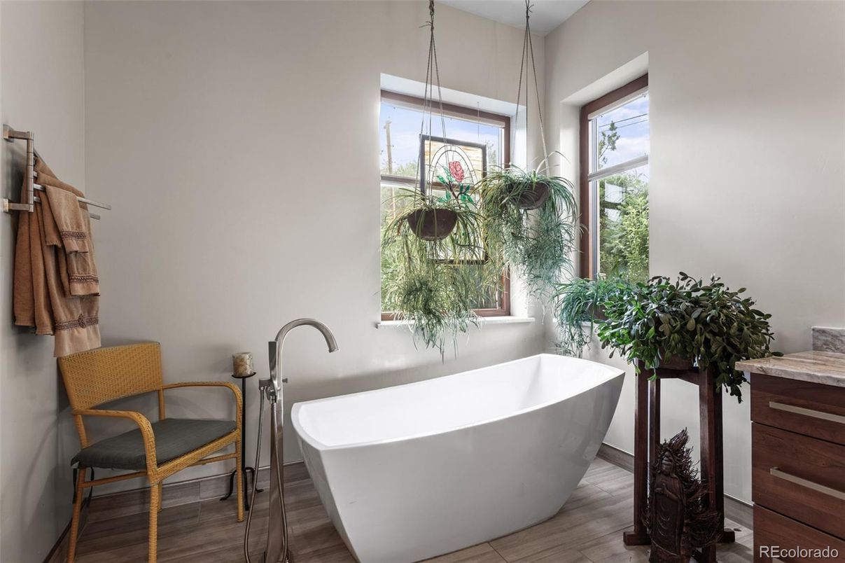 Bathroom, Free Standing Baths, Interior, Pendant Lights, Wood Texture Flooring