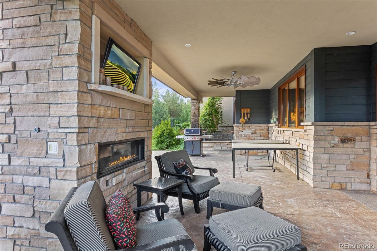 Exterior, Fireplace
