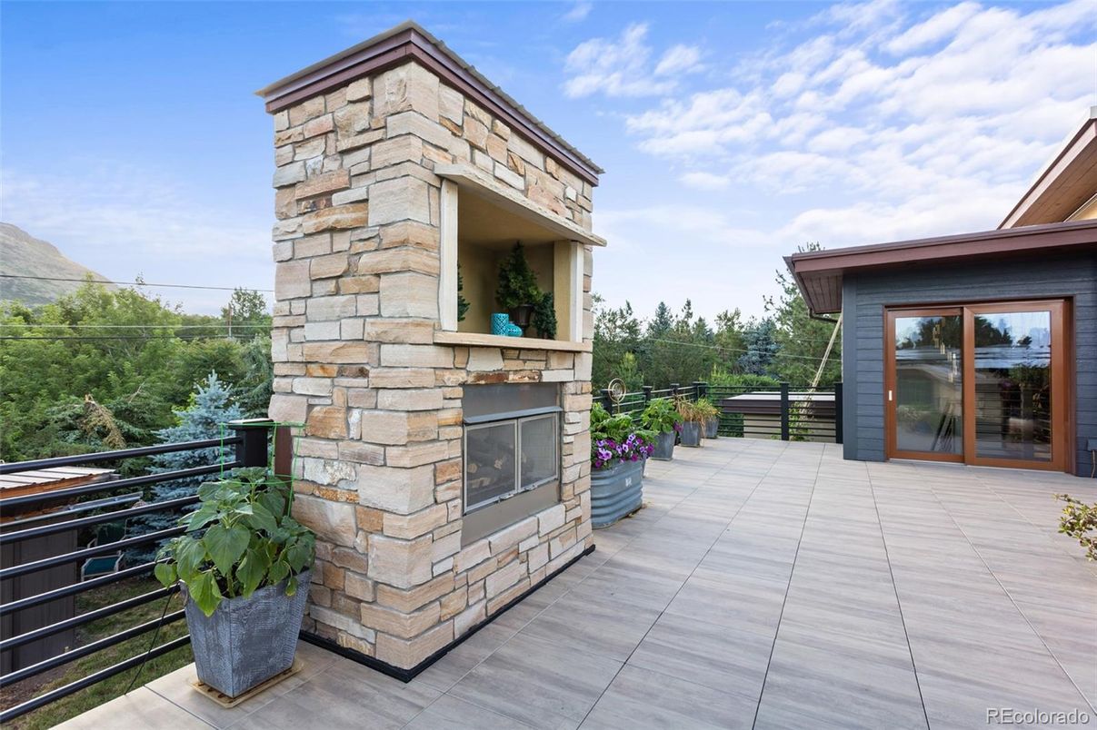 Exterior, Fireplace