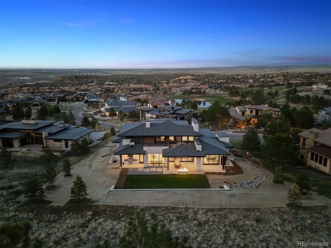 Exterior, Drone