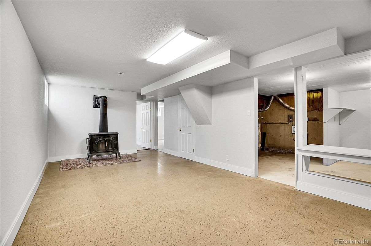 Empty room, Fireplace, Interior