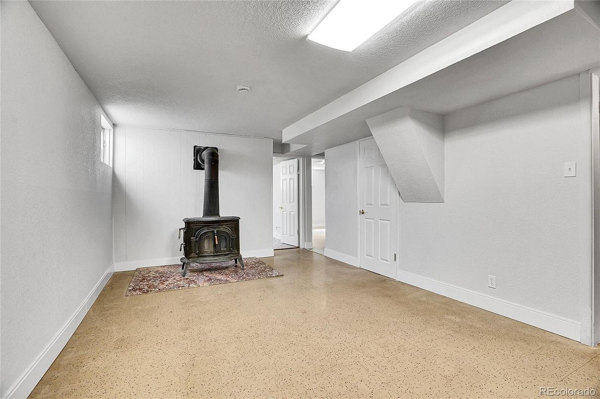 Empty room, Fireplace, Interior