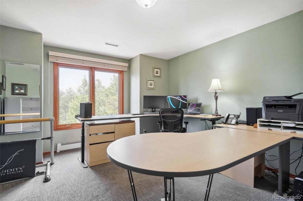 Home Office, Interior