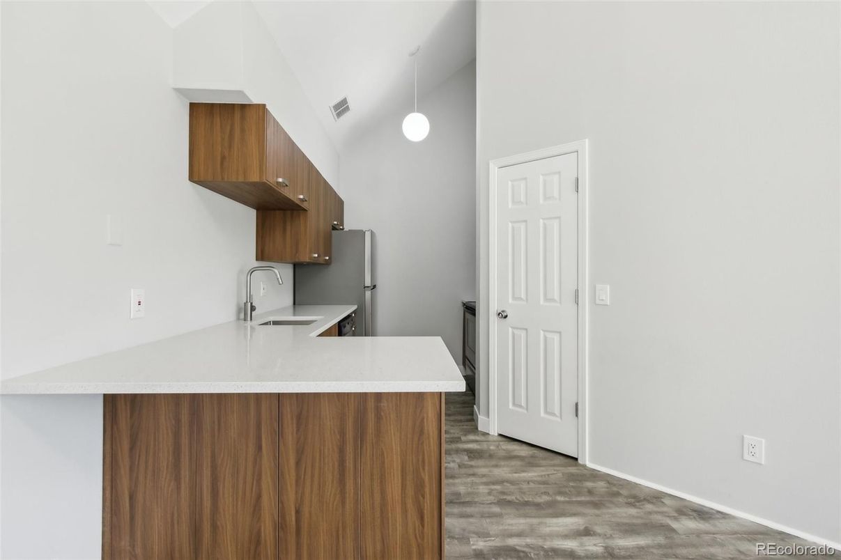 Interior, Kitchen, Pendant Lights, Wood Texture Flooring